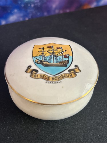 Kirkwall crested goss china - kirkwall,
