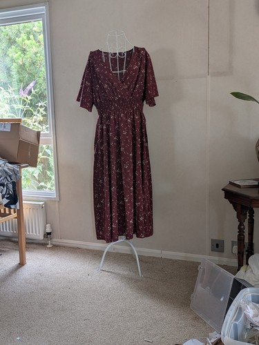 Vintage style burgundy floral - style,