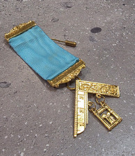 Craft Past Masters Breast Jewel - New