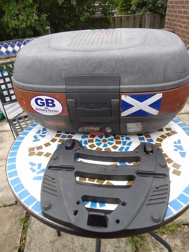 Large givi maxi motorcycle - maxi,