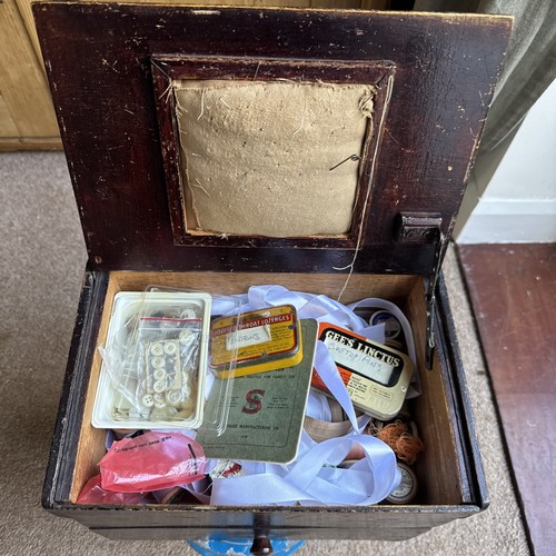 Vintage wooden sewing box with - wooden,