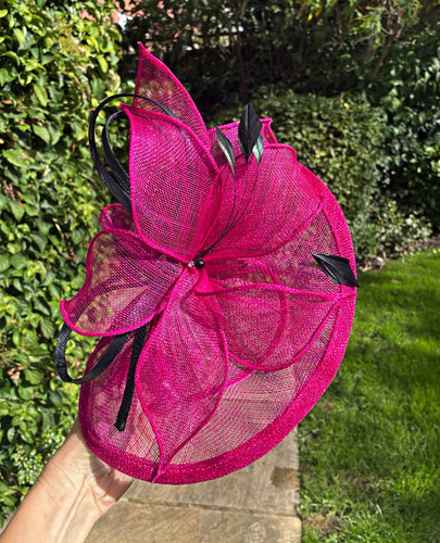 Pink black mesh flower - black,