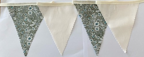 Vintage meadow floral ivory - floral, &