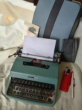 Vintage Olivetti Lettera 32