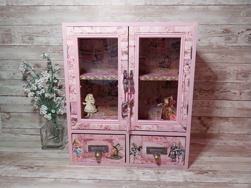 Alice wonderland display - in,