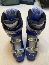 Tecnica Men’s Ski Boots Size 10 including boot bag