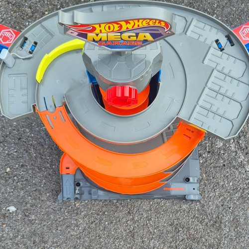 Hot wheels mega garage - mega,