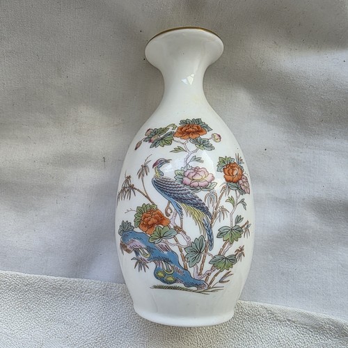 Wedgwood kutani crane narrow - kutani,