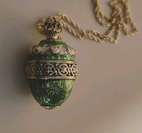 Joan rivers green gold - joan, &