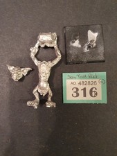 Stone Troll w Rock - Orcs and