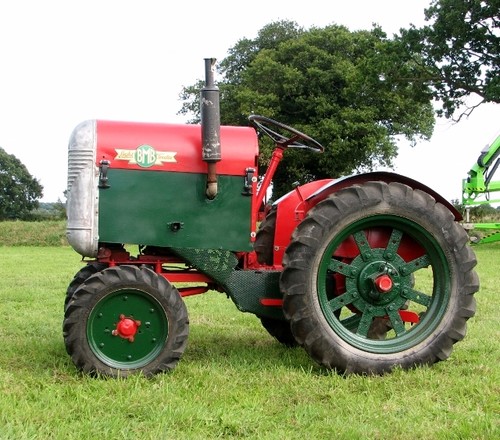 Photo 6x4 light bmb tractor - light,