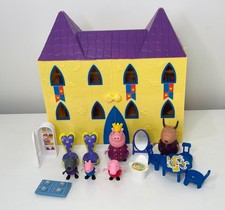 Peppa Pig Toy Bundle Palace Castle & figures Playset
