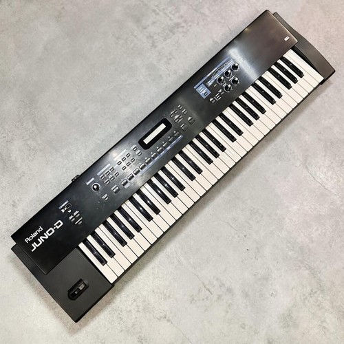 Roland juno synthesizer - juno-d,