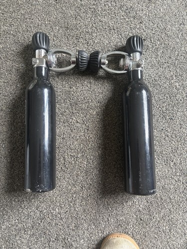 Valves crack bottles - bottles, mini