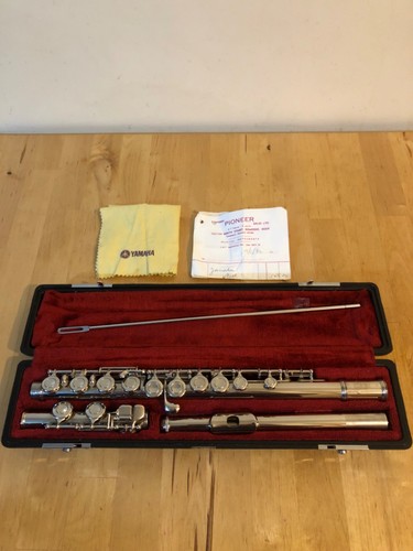 Yamaha yfl 21n flute - with, hard