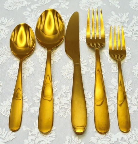 Multiple place settings gold - settings,
