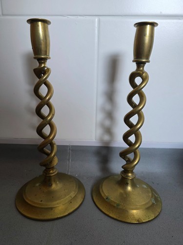 Vintage candlestick solid - x,