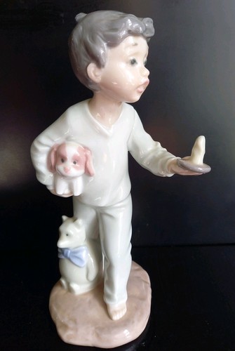 Nao lladro figurine - ,