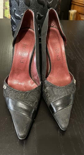 Red dead black - red, or