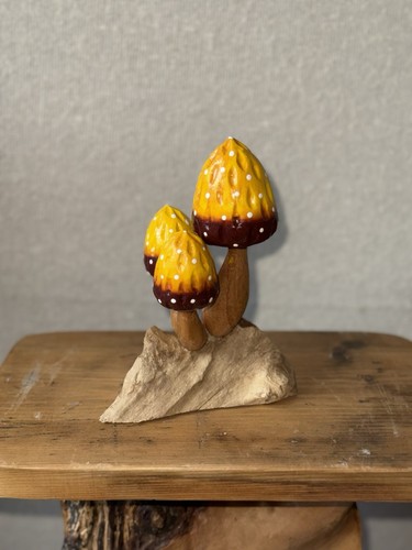 Mini wooden yellow mushroom - mini,