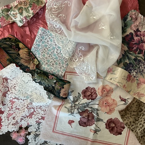 Vintage sewing assortment - sewing,