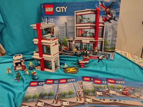 Lego city hospital - lego,