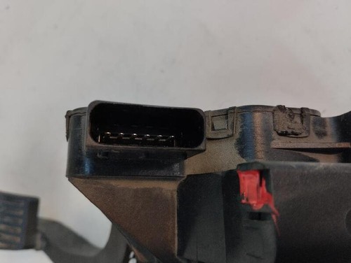 55702020 149936 pedal