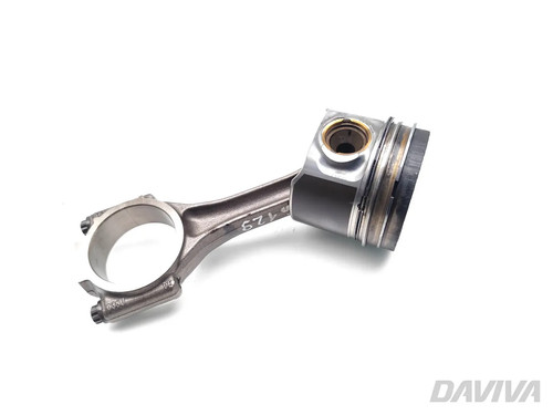 Passat engine piston with - engine,