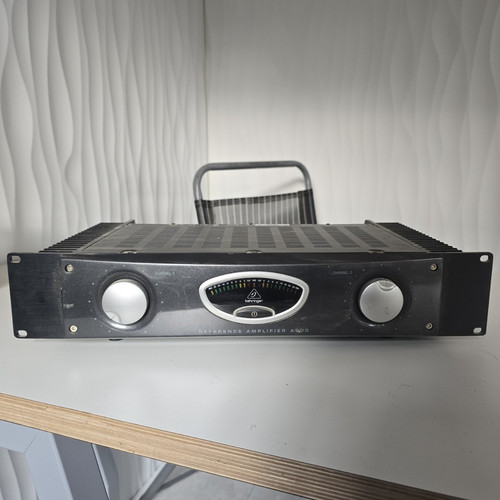 Behringer reference amplifier - behringer,