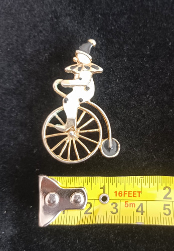 1980s gold tone - 1980s, enamel