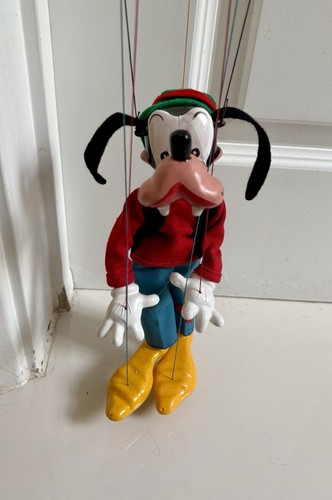Pelham disney goofy marionette - disney,
