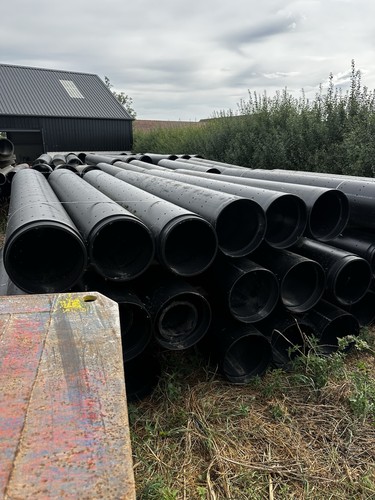 Large perforated land - land, drain