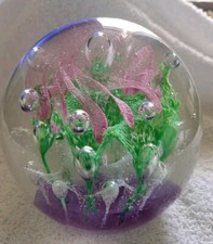 Beautiful Large Art Glass Paperweight ~ Very Pretty Ribbons and Bubbles