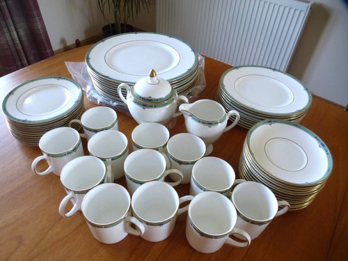 Wedgwood jade plates and - wedgwood,