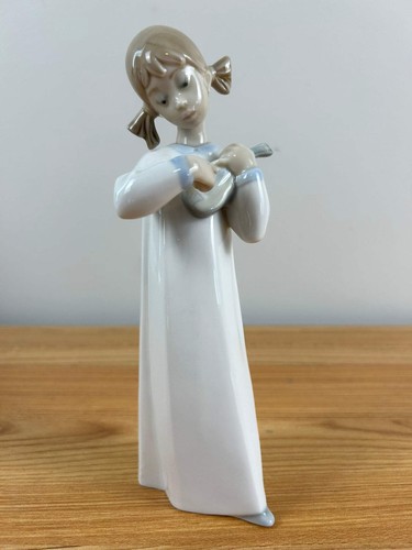 Lladro girl with guitar - lladro,