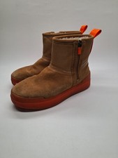 UGGS Classic Tech Mini