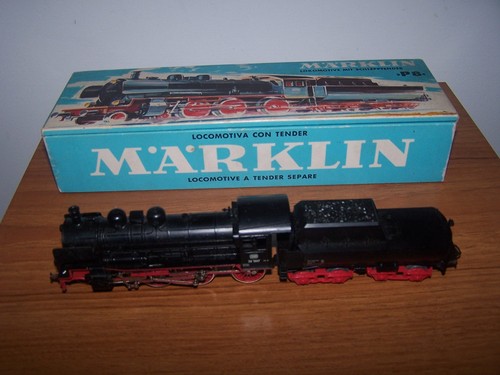Marklin locomotive and tender - locomotive,