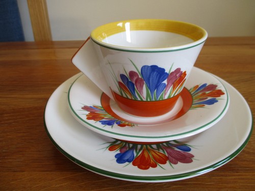 Wedgwood clarice cliff crocus - clarice,
