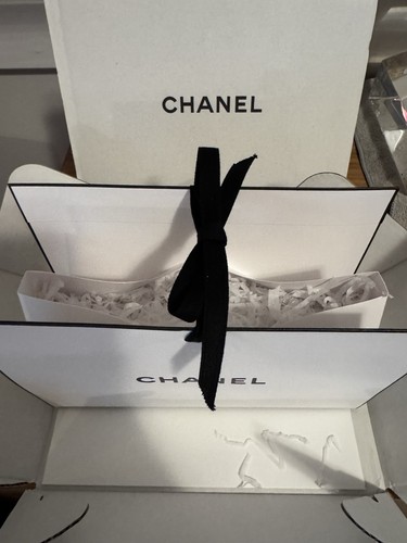Chanel empty gift box - empty,