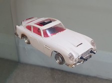 Scalextric Aston Martin  James