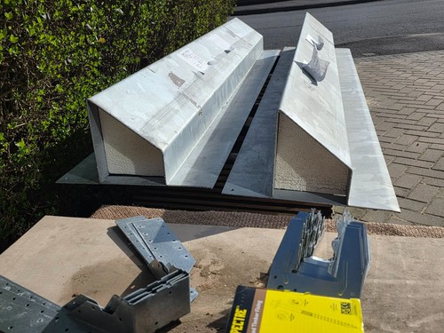 Steel cavity lintel - cavity,