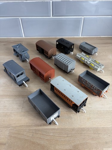 Thomas the tank engine tomy - thomas,