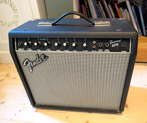 Fender frontman 25r 25w solid - fender,