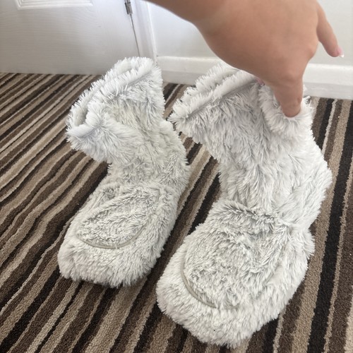 Grey heat slippers - heat,