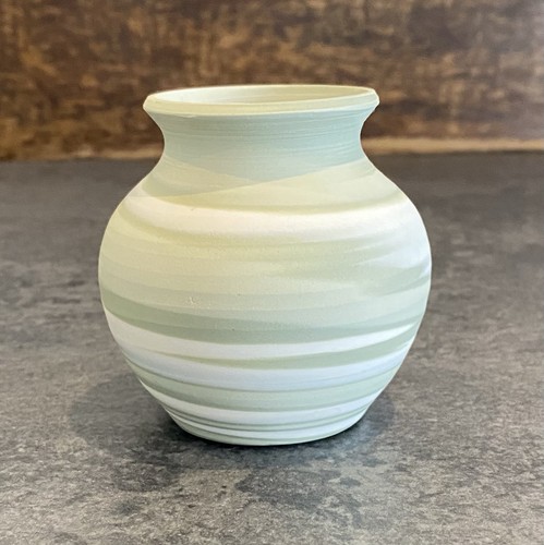 Small studio pottery green - studio,