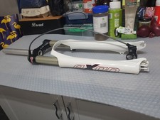 SR Suntour Axon lightweight