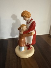 Coalport The Snowman - Hug For