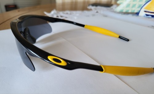 Genuine oakley frame - genuine,