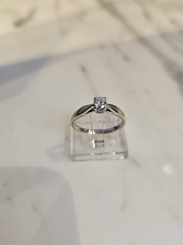 White gold solitaire - white, diamond
