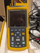 Fluke 123  Industrial